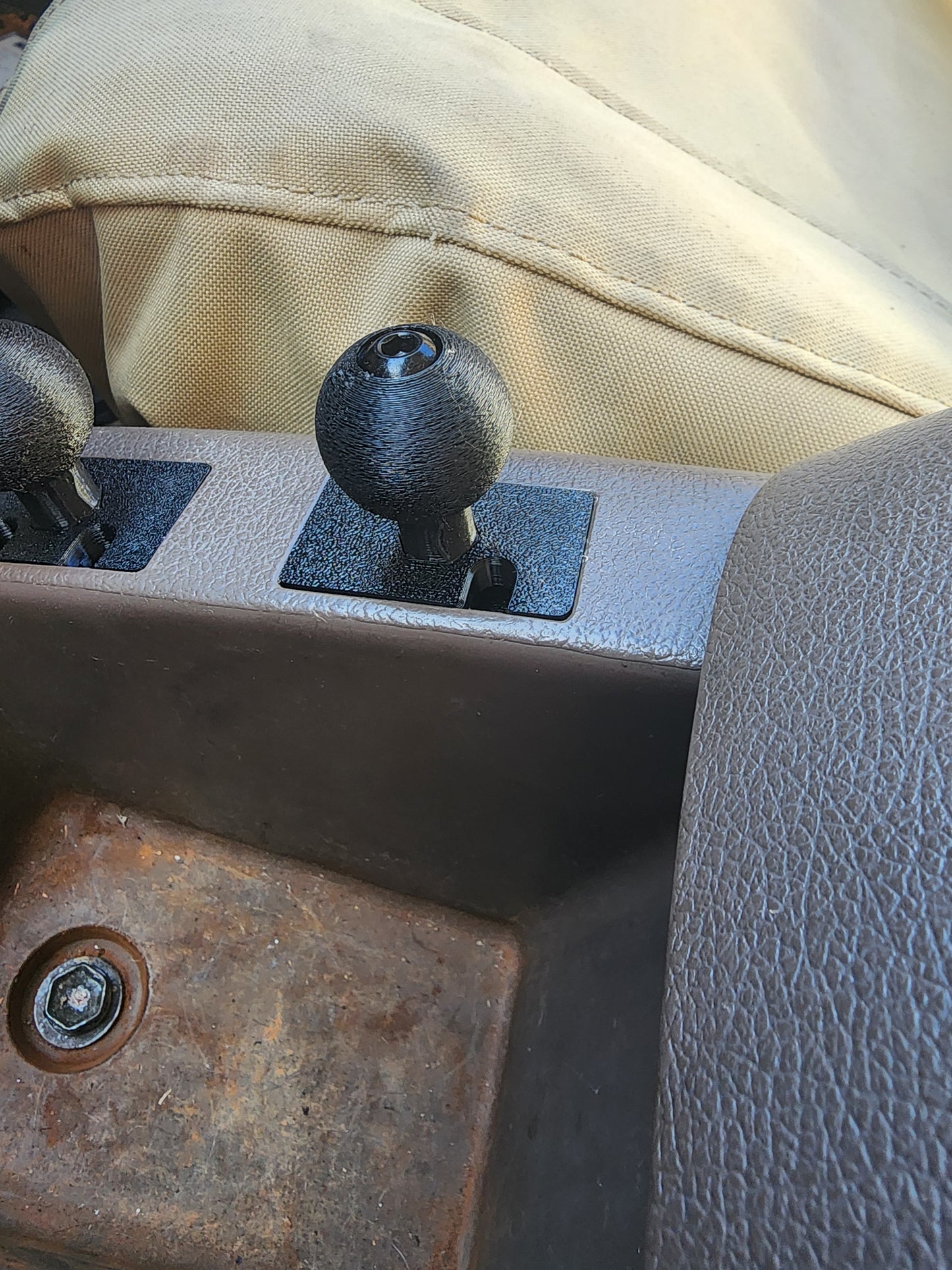 Toyota Land Cruiser Ram Ball Switch Mount for Phones and Accessories